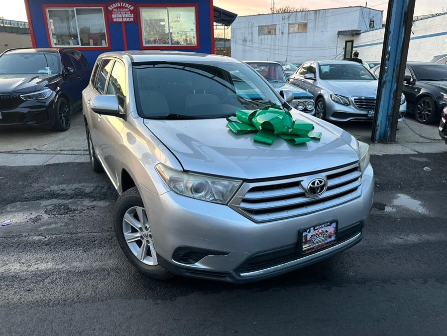 2013 Toyota Highlander 4WD 4dr V6 (Natl), available for sale in Brooklyn, New York | Brooklyn Auto Mall LLC. Brooklyn, New York 2013 Toyota Highlander 4WD 4dr V6 (Natl), available for sale in Brooklyn, New York | Brooklyn Auto Mall LLC. Brooklyn, New York