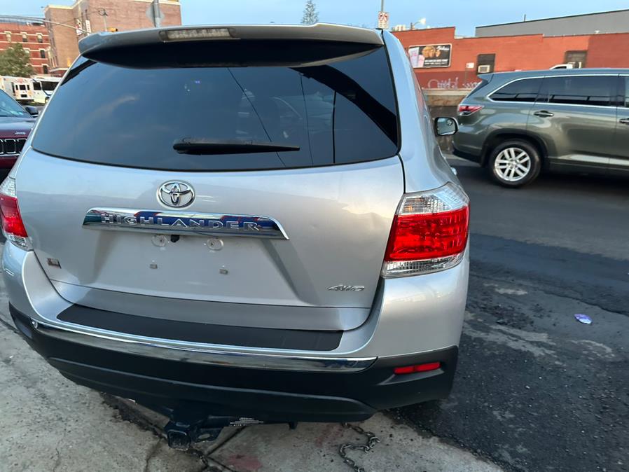 2013 Toyota Highlander 4WD 4dr V6 (Natl), available for sale in Brooklyn, New York | Brooklyn Auto Mall LLC. Brooklyn, New York 2013 Toyota Highlander 4WD 4dr V6 (Natl), available for sale in Brooklyn, New York | Brooklyn Auto Mall LLC. Brooklyn, New York