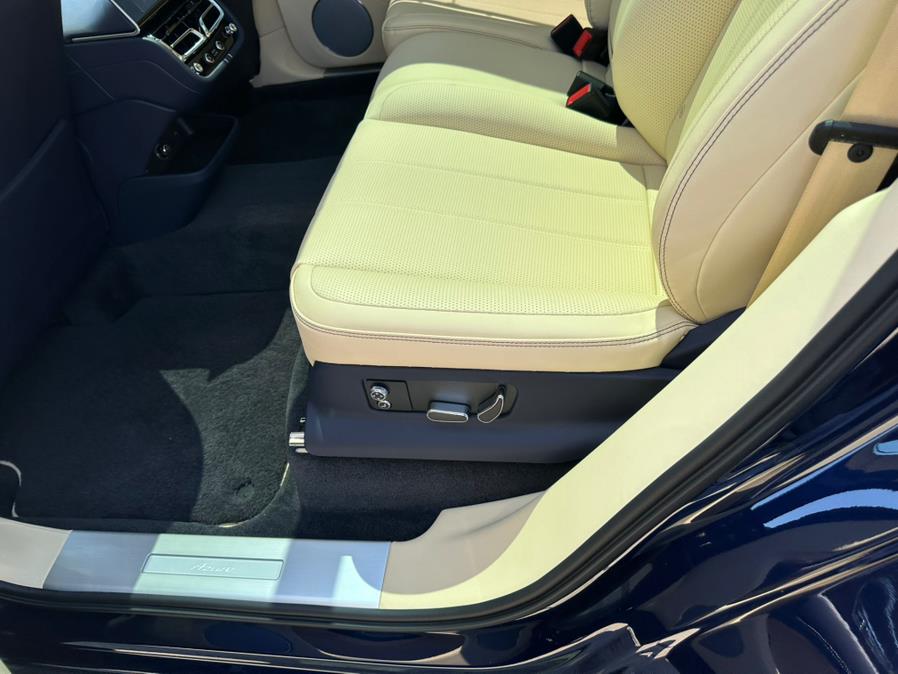 2024 Bentley Bentayga EWB Mulliner AWD, available for sale in Brooklyn, New York | Brooklyn Auto Mall LLC. Brooklyn, New York 2024 Bentley Bentayga EWB Mulliner AWD, available for sale in Brooklyn, New York | Brooklyn Auto Mall LLC. Brooklyn, New York