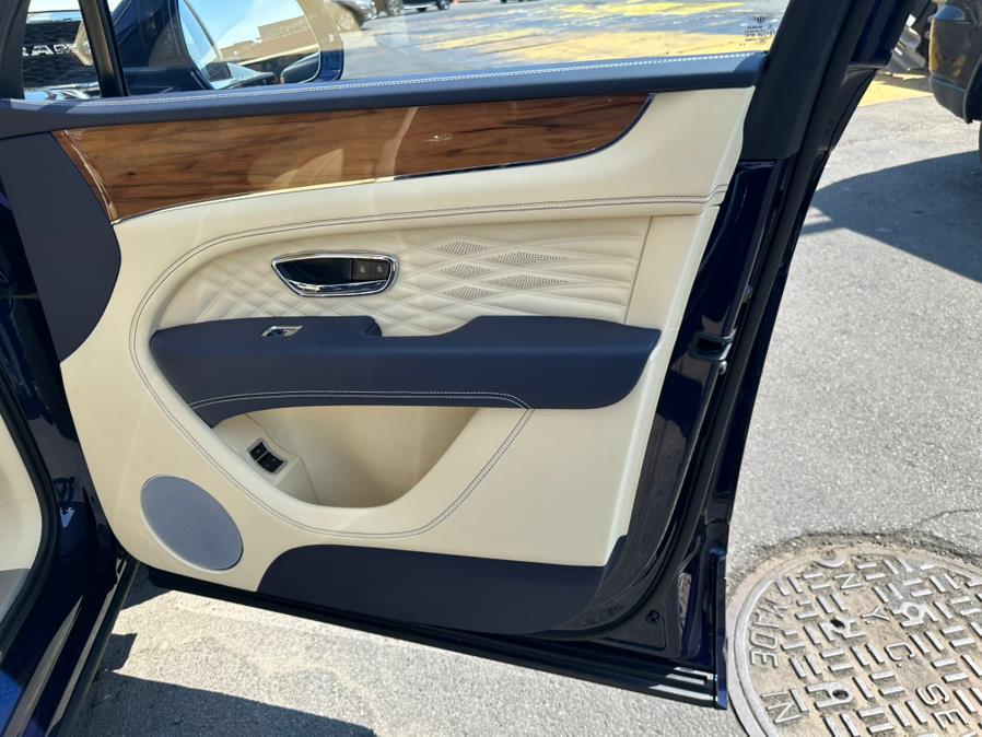 2024 Bentley Bentayga EWB Mulliner AWD, available for sale in Brooklyn, New York | Brooklyn Auto Mall LLC. Brooklyn, New York 2024 Bentley Bentayga EWB Mulliner AWD, available for sale in Brooklyn, New York | Brooklyn Auto Mall LLC. Brooklyn, New York
