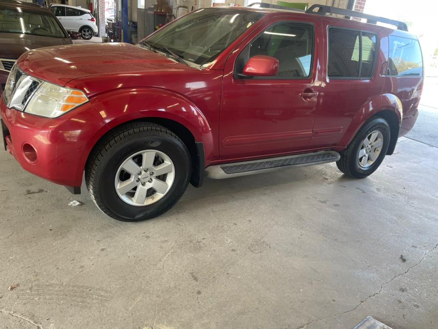 2009 Nissan Pathfinder 4WD 4dr V6 SE, available for sale in New Milford, Connecticut | Faustos Auto Body and Repairs LLC. New Milford, Connecticut 2009 Nissan Pathfinder 4WD 4dr V6 SE, available for sale in New Milford, Connecticut | Faustos Auto Body and Repairs LLC. New Milford, Connecticut