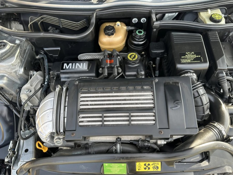 2005 Mini Cooper s Base, available for sale in Darien, Wisconsin | Geneva Motor Cars. Darien, Wisconsin 2005 Mini Cooper s Base, available for sale in Darien, Wisconsin | Geneva Motor Cars. Darien, Wisconsin