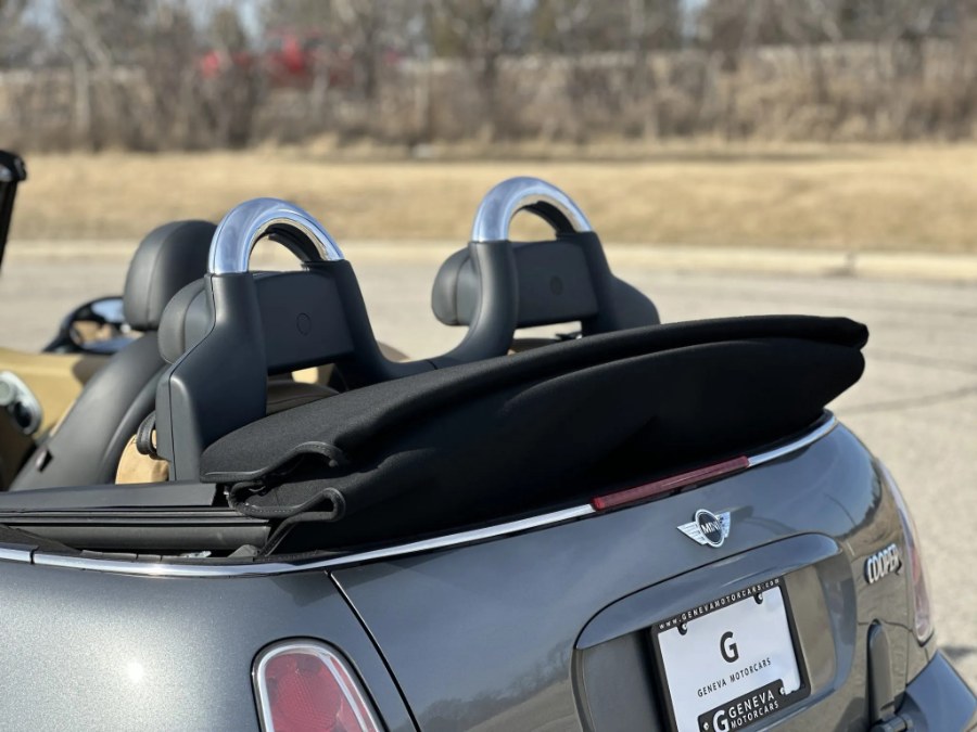 2005 Mini Cooper s Base, available for sale in Darien, Wisconsin | Geneva Motor Cars. Darien, Wisconsin 2005 Mini Cooper s Base, available for sale in Darien, Wisconsin | Geneva Motor Cars. Darien, Wisconsin
