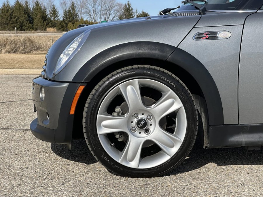 2005 Mini Cooper s Base, available for sale in Darien, Wisconsin | Geneva Motor Cars. Darien, Wisconsin 2005 Mini Cooper s Base, available for sale in Darien, Wisconsin | Geneva Motor Cars. Darien, Wisconsin