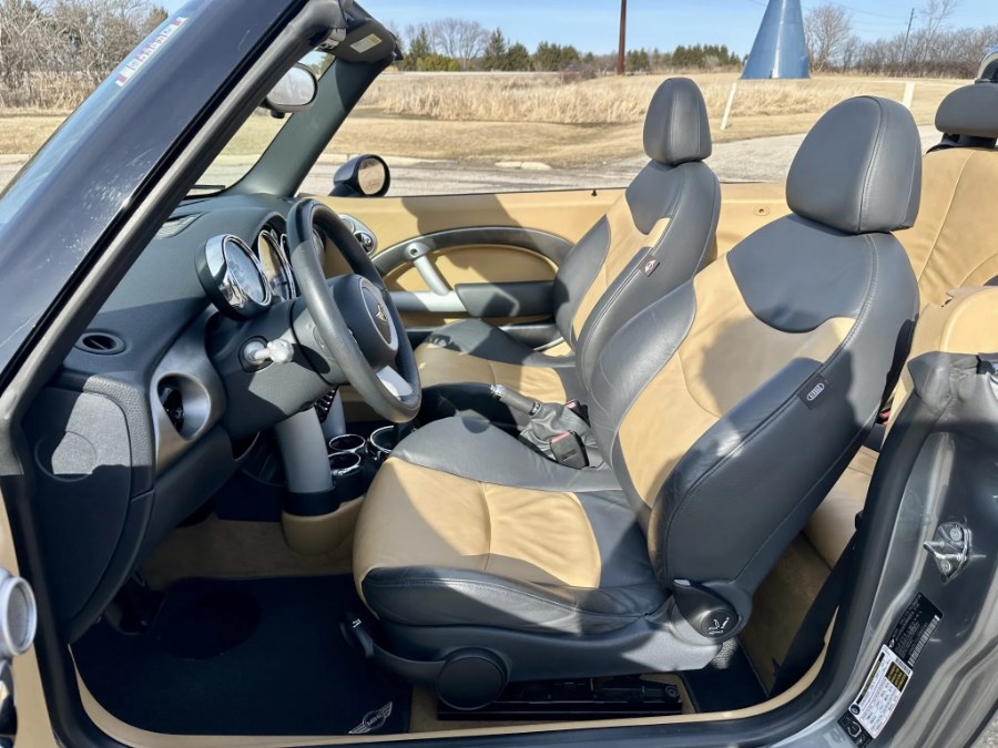 2005 Mini Cooper s Base, available for sale in Darien, Wisconsin | Geneva Motor Cars. Darien, Wisconsin 2005 Mini Cooper s Base, available for sale in Darien, Wisconsin | Geneva Motor Cars. Darien, Wisconsin