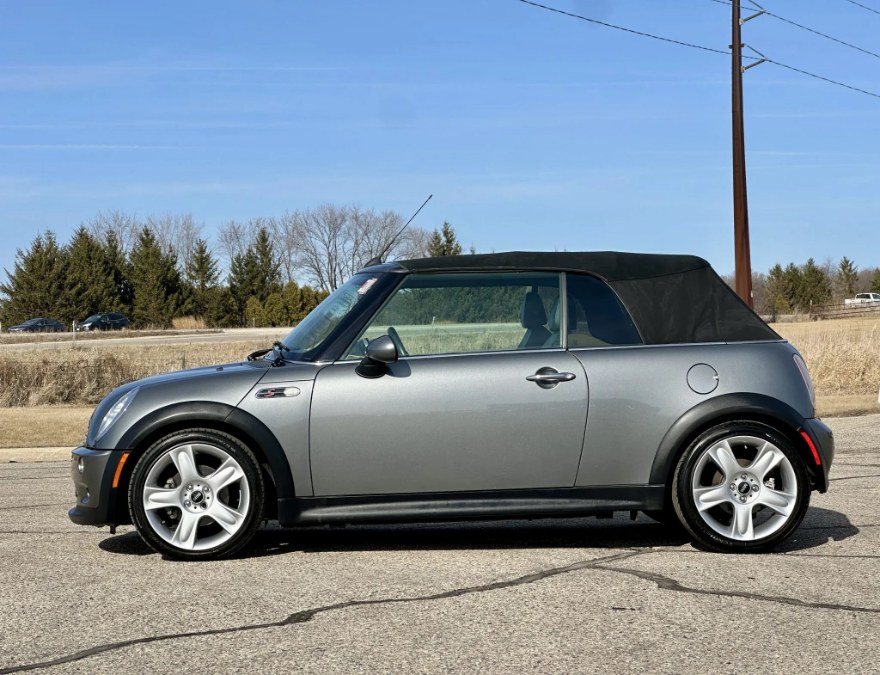 2005 Mini Cooper s Base, available for sale in Darien, Wisconsin | Geneva Motor Cars. Darien, Wisconsin 2005 Mini Cooper s Base, available for sale in Darien, Wisconsin | Geneva Motor Cars. Darien, Wisconsin