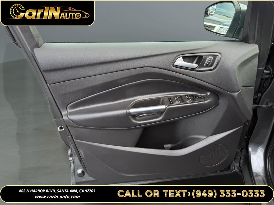 2019 Ford Escape SE FWD, available for sale in Santa Ana, California | Carin Auto. Santa Ana, California 2019 Ford Escape SE FWD, available for sale in Santa Ana, California | Carin Auto. Santa Ana, California