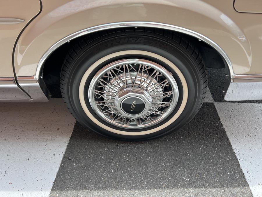 1989 Lincoln Town Car 4dr Sedan Signature, available for sale in Waterbury, Connecticut | National Auto Brokers, Inc.. Waterbury, Connecticut 1989 Lincoln Town Car 4dr Sedan Signature, available for sale in Waterbury, Connecticut | National Auto Brokers, Inc.. Waterbury, Connecticut