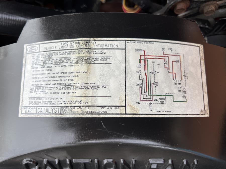 1989 Lincoln Town Car 4dr Sedan Signature, available for sale in Waterbury, Connecticut | National Auto Brokers, Inc.. Waterbury, Connecticut 1989 Lincoln Town Car 4dr Sedan Signature, available for sale in Waterbury, Connecticut | National Auto Brokers, Inc.. Waterbury, Connecticut