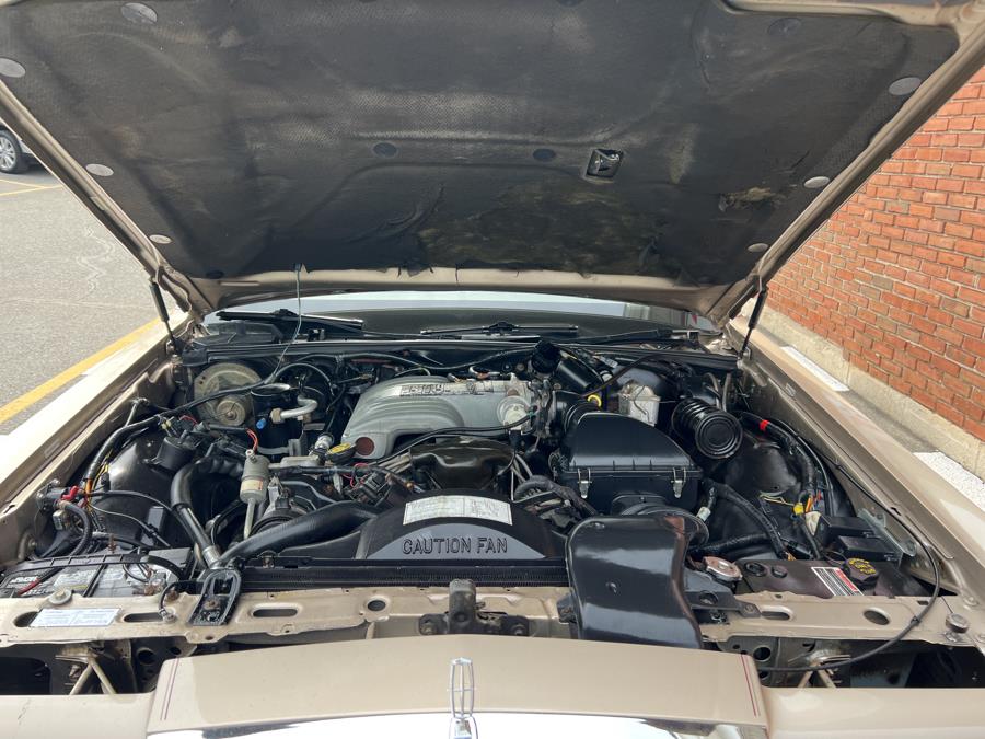 1989 Lincoln Town Car 4dr Sedan Signature, available for sale in Waterbury, Connecticut | National Auto Brokers, Inc.. Waterbury, Connecticut 1989 Lincoln Town Car 4dr Sedan Signature, available for sale in Waterbury, Connecticut | National Auto Brokers, Inc.. Waterbury, Connecticut