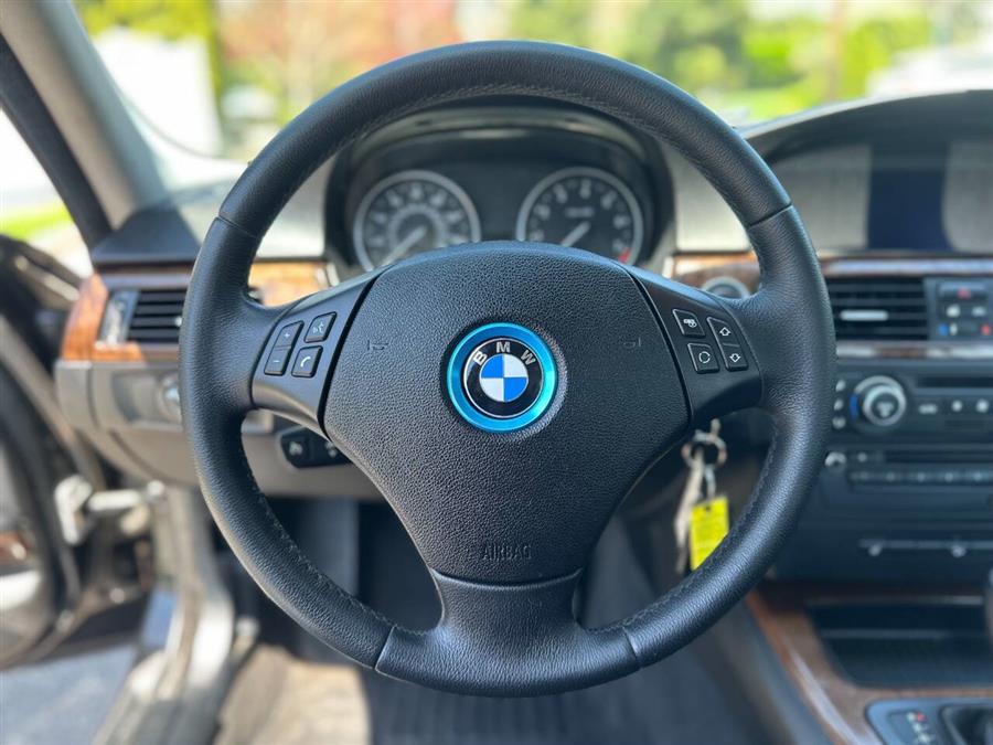 2009 BMW 3 Series 328i xDrive AWD 4dr Sedan, available for sale in Hempstead, New York | VIP Auto Credit Express. Hempstead, New York 2009 BMW 3 Series 328i xDrive AWD 4dr Sedan, available for sale in Hempstead, New York | VIP Auto Credit Express. Hempstead, New York
