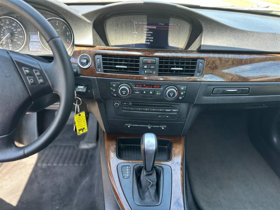 2009 BMW 3 Series 328i xDrive AWD 4dr Sedan, available for sale in Hempstead, New York | VIP Auto Credit Express. Hempstead, New York 2009 BMW 3 Series 328i xDrive AWD 4dr Sedan, available for sale in Hempstead, New York | VIP Auto Credit Express. Hempstead, New York