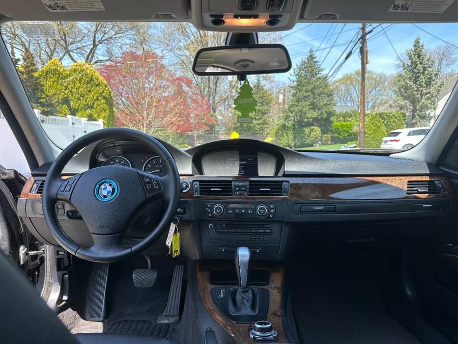 2009 BMW 3 Series 328i xDrive AWD 4dr Sedan, available for sale in Hempstead, New York | VIP Auto Credit Express. Hempstead, New York 2009 BMW 3 Series 328i xDrive AWD 4dr Sedan, available for sale in Hempstead, New York | VIP Auto Credit Express. Hempstead, New York