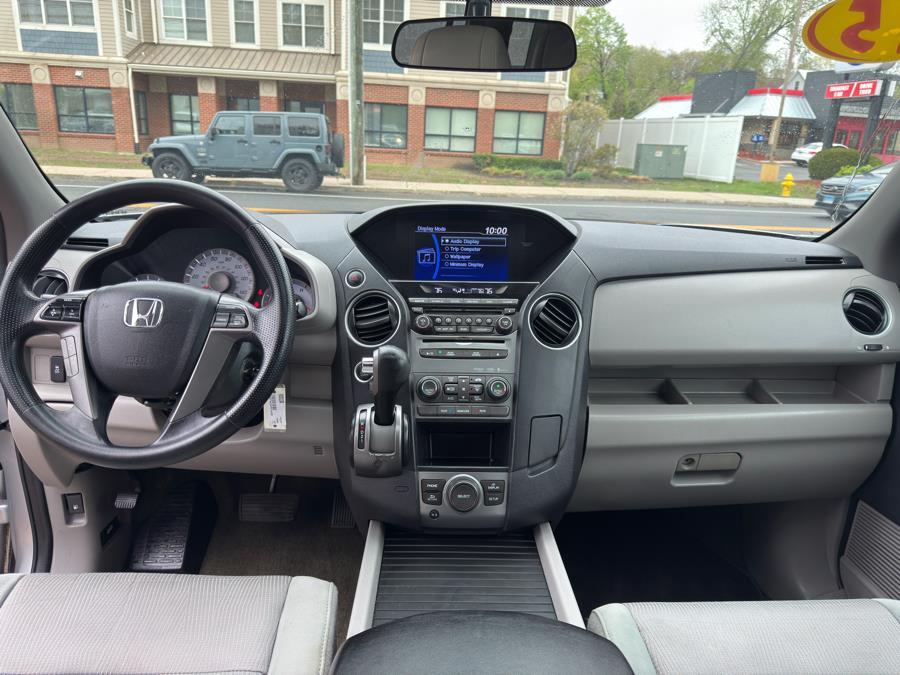 2015 Honda Pilot 4WD 4dr SE, available for sale in Manchester, Connecticut | Carsonmain LLC. Manchester, Connecticut 2015 Honda Pilot 4WD 4dr SE, available for sale in Manchester, Connecticut | Carsonmain LLC. Manchester, Connecticut