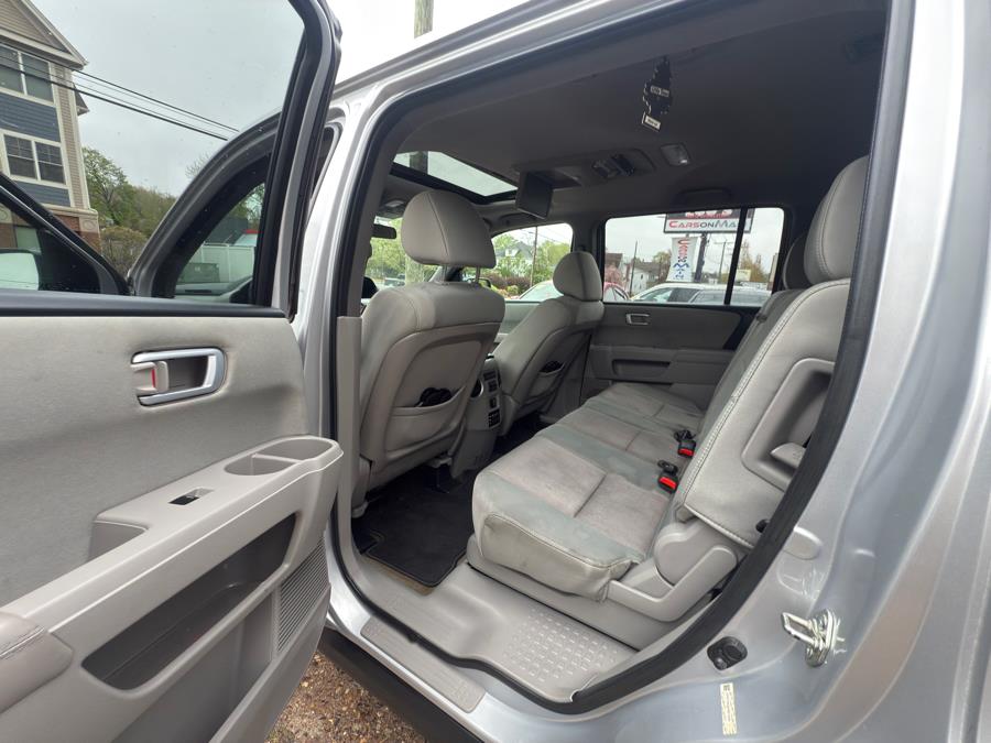 2015 Honda Pilot 4WD 4dr SE, available for sale in Manchester, Connecticut | Carsonmain LLC. Manchester, Connecticut 2015 Honda Pilot 4WD 4dr SE, available for sale in Manchester, Connecticut | Carsonmain LLC. Manchester, Connecticut