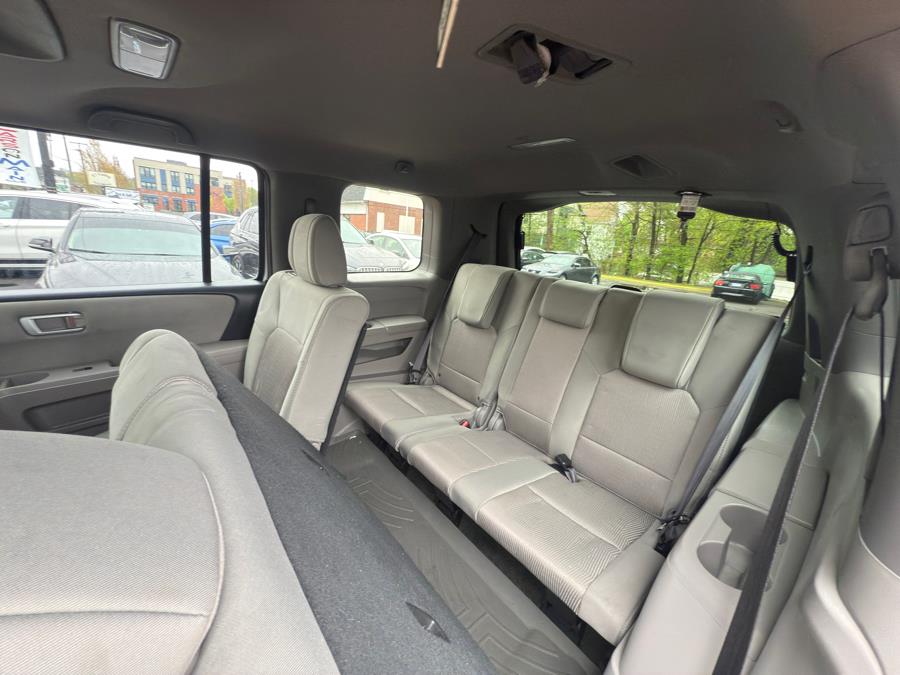 2015 Honda Pilot 4WD 4dr SE, available for sale in Manchester, Connecticut | Carsonmain LLC. Manchester, Connecticut 2015 Honda Pilot 4WD 4dr SE, available for sale in Manchester, Connecticut | Carsonmain LLC. Manchester, Connecticut