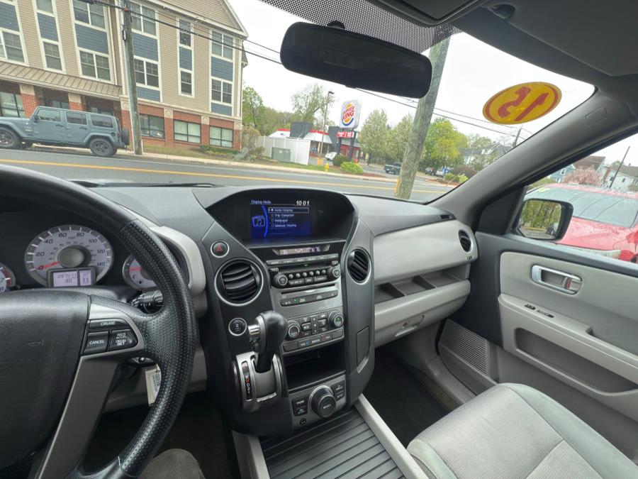 2015 Honda Pilot 4WD 4dr SE, available for sale in Manchester, Connecticut | Carsonmain LLC. Manchester, Connecticut 2015 Honda Pilot 4WD 4dr SE, available for sale in Manchester, Connecticut | Carsonmain LLC. Manchester, Connecticut
