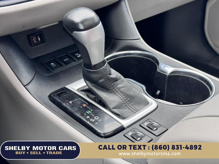 2014 Toyota Highlander AWD 4dr V6 XLE (Natl), available for sale in Springfield, Massachusetts | Shelby Motor Cars. Springfield, Massachusetts 2014 Toyota Highlander AWD 4dr V6 XLE (Natl), available for sale in Springfield, Massachusetts | Shelby Motor Cars. Springfield, Massachusetts