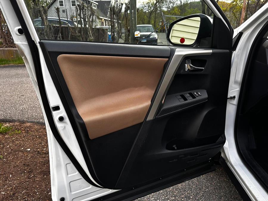 2014 Toyota RAV4 AWD 4dr XLE (Natl), available for sale in New Milford, Connecticut | Faustos Auto Body and Repairs LLC. New Milford, Connecticut 2014 Toyota RAV4 AWD 4dr XLE (Natl), available for sale in New Milford, Connecticut | Faustos Auto Body and Repairs LLC. New Milford, Connecticut