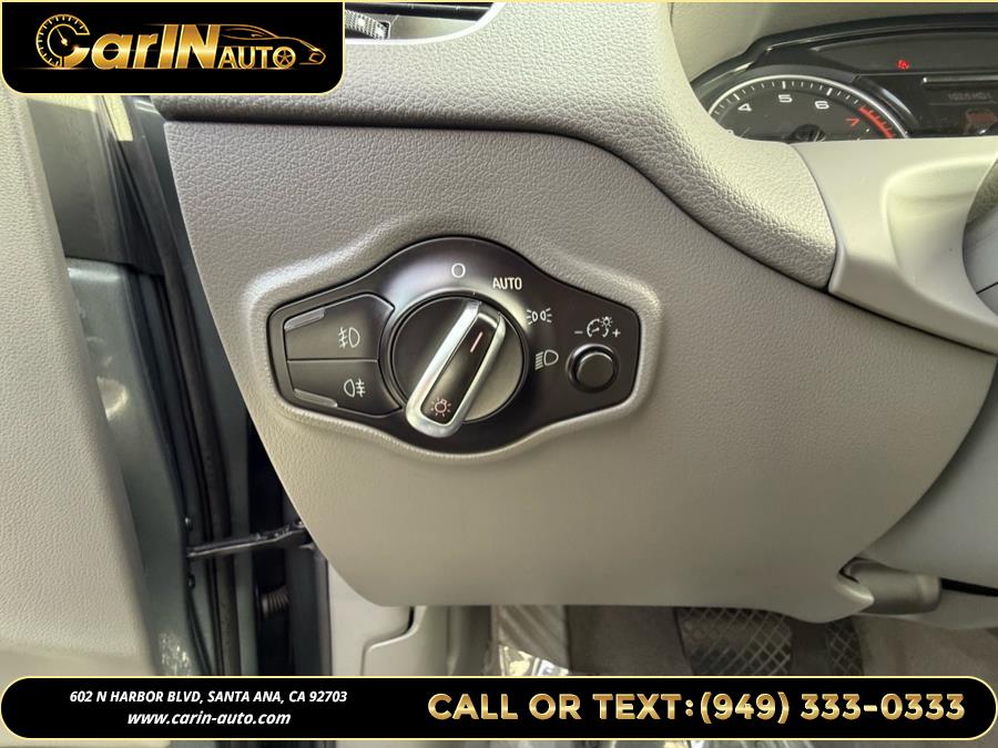 2012 Audi Q5 quattro 4dr 2.0T Premium Plus, available for sale in Santa Ana, California | Carin Auto. Santa Ana, California 2012 Audi Q5 quattro 4dr 2.0T Premium Plus, available for sale in Santa Ana, California | Carin Auto. Santa Ana, California