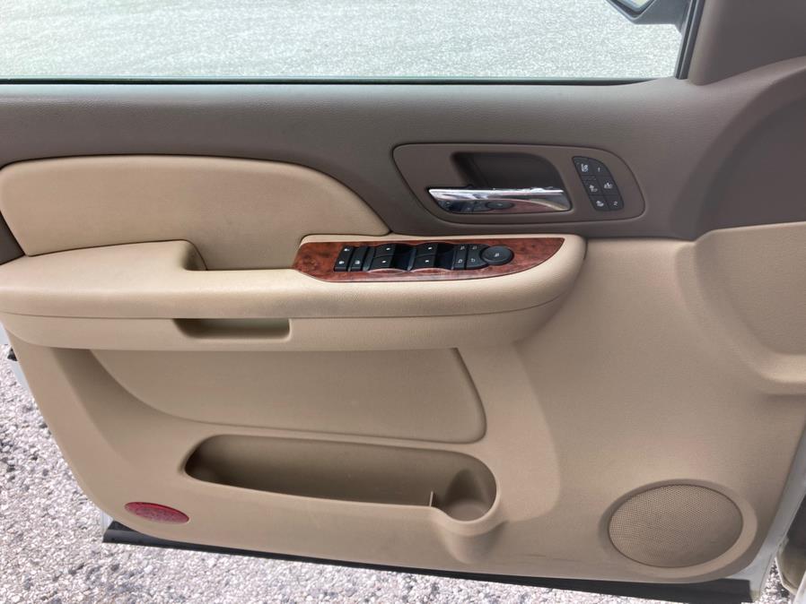 2009 Chevrolet Suburban 4WD 4dr 1500 LTZ, available for sale in Neosho, Missouri | Xsell Auto LLC. Neosho, Missouri 2009 Chevrolet Suburban 4WD 4dr 1500 LTZ, available for sale in Neosho, Missouri | Xsell Auto LLC. Neosho, Missouri