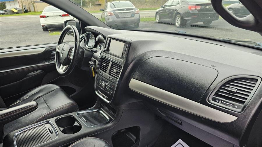 2017 Dodge Grand Caravan GT 4dr Mini Van, available for sale in Wolcott, New York | Auto Hunter CNY. Wolcott, New York 2017 Dodge Grand Caravan GT 4dr Mini Van, available for sale in Wolcott, New York | Auto Hunter CNY. Wolcott, New York