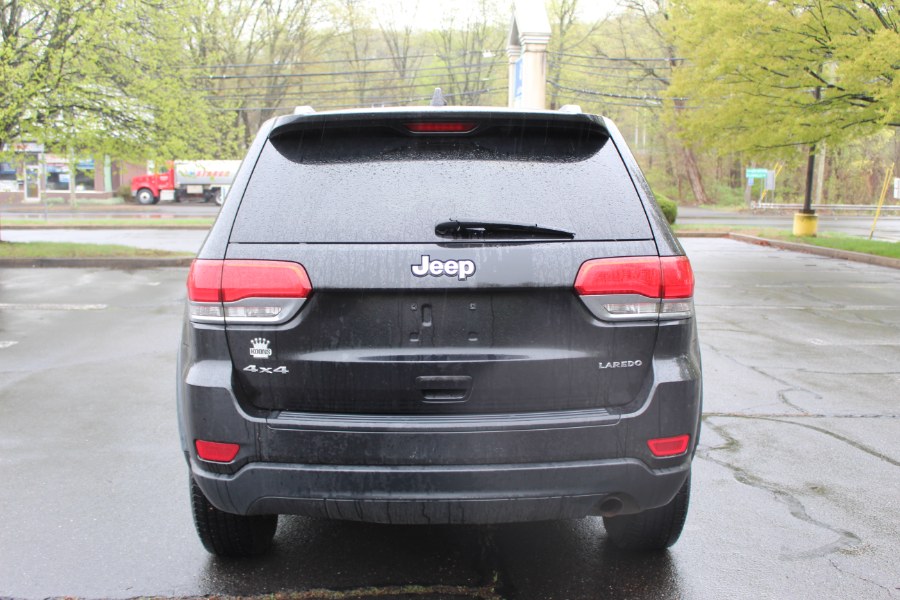 2015 Jeep Grand Cherokee 4WD 4dr Laredo, available for sale in New Britain, Connecticut | Universal Motors LLC. New Britain, Connecticut 2015 Jeep Grand Cherokee 4WD 4dr Laredo, available for sale in New Britain, Connecticut | Universal Motors LLC. New Britain, Connecticut