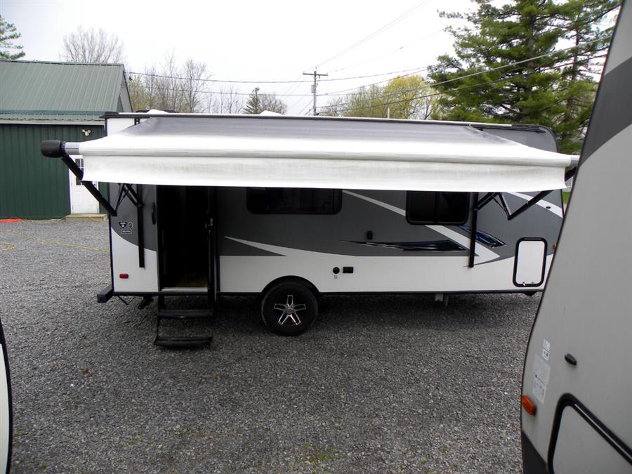 2016 Jayco Jay Feather , available for sale in Wolcott, New York | Auto Hunter CNY. Wolcott, New York 2016 Jayco Jay Feather , available for sale in Wolcott, New York | Auto Hunter CNY. Wolcott, New York
