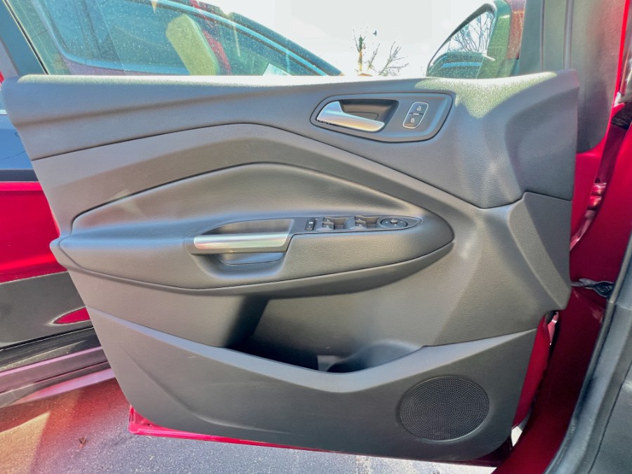 2018 Ford Escape SE 4WD, available for sale in Manchester, New Hampshire | Second Street Auto Sales Inc. Manchester, New Hampshire 2018 Ford Escape SE 4WD, available for sale in Manchester, New Hampshire | Second Street Auto Sales Inc. Manchester, New Hampshire