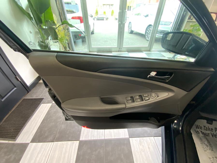 2014 Hyundai Sonata 4dr Sdn 2.4L Auto GLS, available for sale in Hartford, Connecticut | Franklin Motors Auto Sales LLC. Hartford, Connecticut 2014 Hyundai Sonata 4dr Sdn 2.4L Auto GLS, available for sale in Hartford, Connecticut | Franklin Motors Auto Sales LLC. Hartford, Connecticut