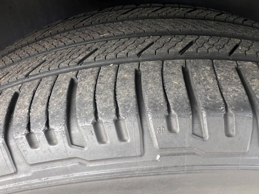2014 Buick Enclave AWD 4dr Premium, available for sale in Bristol, Connecticut | Bristol Auto Center LLC. Bristol, Connecticut 2014 Buick Enclave AWD 4dr Premium, available for sale in Bristol, Connecticut | Bristol Auto Center LLC. Bristol, Connecticut