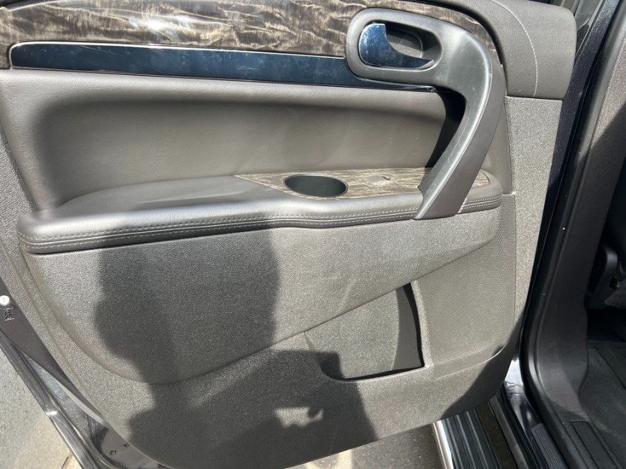 2014 Buick Enclave AWD 4dr Premium, available for sale in Bristol, Connecticut | Bristol Auto Center LLC. Bristol, Connecticut 2014 Buick Enclave AWD 4dr Premium, available for sale in Bristol, Connecticut | Bristol Auto Center LLC. Bristol, Connecticut