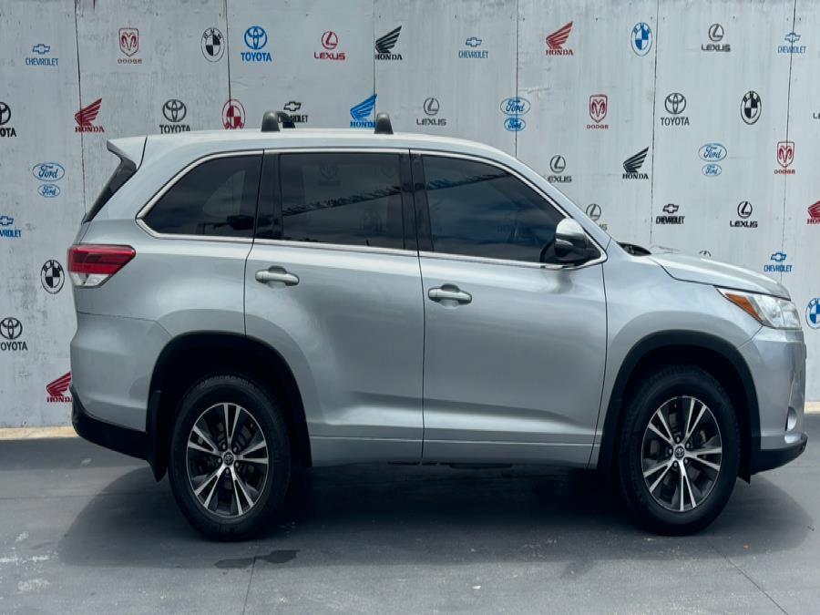 2018 Toyota Highlander LE V6 FWD (Natl), available for sale in Santa Ana, California | Auto Max Of Santa Ana. Santa Ana, California 2018 Toyota Highlander LE V6 FWD (Natl), available for sale in Santa Ana, California | Auto Max Of Santa Ana. Santa Ana, California