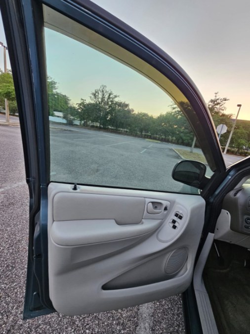 2005 Dodge Caravan 4dr Grand SXT, available for sale in Longwood, Florida | Majestic Autos Inc.. Longwood, Florida 2005 Dodge Caravan 4dr Grand SXT, available for sale in Longwood, Florida | Majestic Autos Inc.. Longwood, Florida