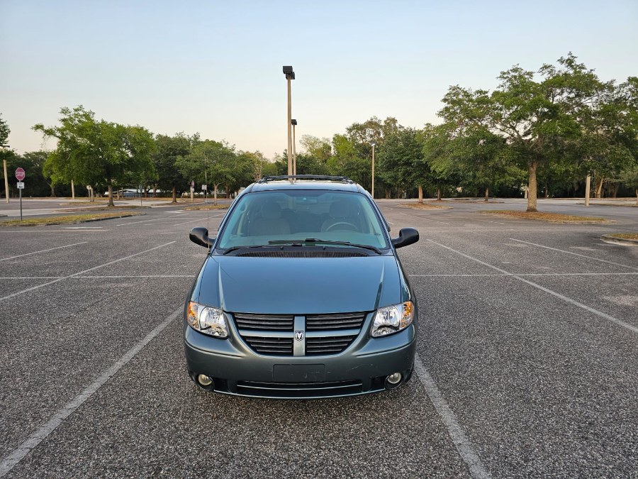 2005 Dodge Caravan 4dr Grand SXT, available for sale in Longwood, Florida | Majestic Autos Inc.. Longwood, Florida 2005 Dodge Caravan 4dr Grand SXT, available for sale in Longwood, Florida | Majestic Autos Inc.. Longwood, Florida