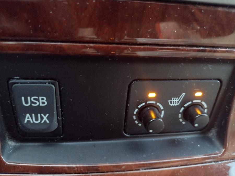 2011 Toyota Highlander 4WD 4dr V6 Limited (Natl), available for sale in Chicopee, Massachusetts | Matts Auto Mall LLC. Chicopee, Massachusetts 2011 Toyota Highlander 4WD 4dr V6 Limited (Natl), available for sale in Chicopee, Massachusetts | Matts Auto Mall LLC. Chicopee, Massachusetts