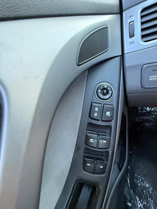2016 Hyundai Elantra 4dr Sdn Auto SE (Alabama Plant), available for sale in Springfield, Massachusetts | Auto Globe LLC. Springfield, Massachusetts 2016 Hyundai Elantra 4dr Sdn Auto SE (Alabama Plant), available for sale in Springfield, Massachusetts | Auto Globe LLC. Springfield, Massachusetts