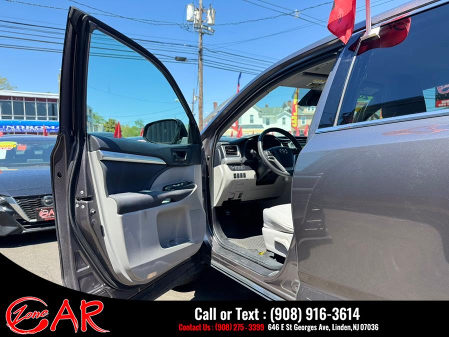 2019 Toyota Highlander LE Plus V6 AWD (Natl), available for sale in Linden, New Jersey | Car Zone. Linden, New Jersey 2019 Toyota Highlander LE Plus V6 AWD (Natl), available for sale in Linden, New Jersey | Car Zone. Linden, New Jersey