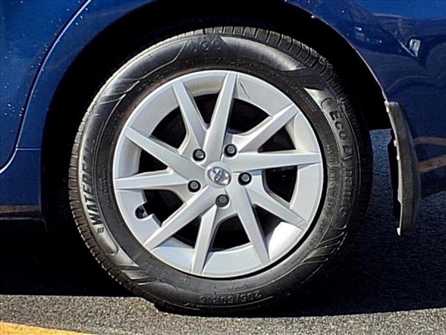 2014 Toyota Prius V Two photo 2