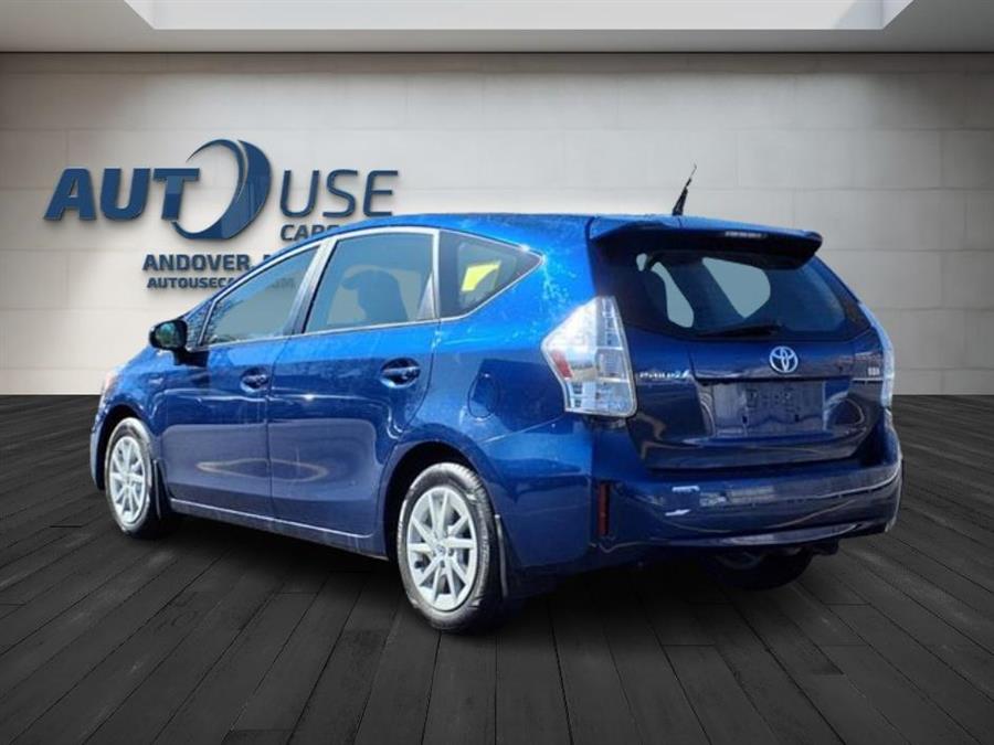 2014 Toyota Prius V Two photo 3