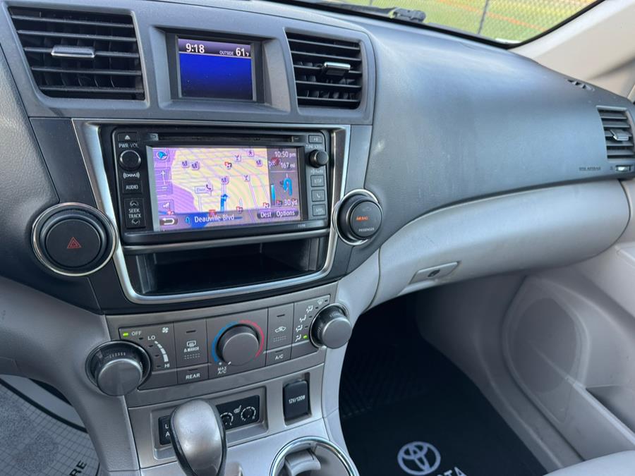 2013 Toyota Highlander 4WD 4dr V6 Plus (Natl), available for sale in Copiague, New York | Great Buy Auto Sales. Copiague, New York 2013 Toyota Highlander 4WD 4dr V6 Plus (Natl), available for sale in Copiague, New York | Great Buy Auto Sales. Copiague, New York