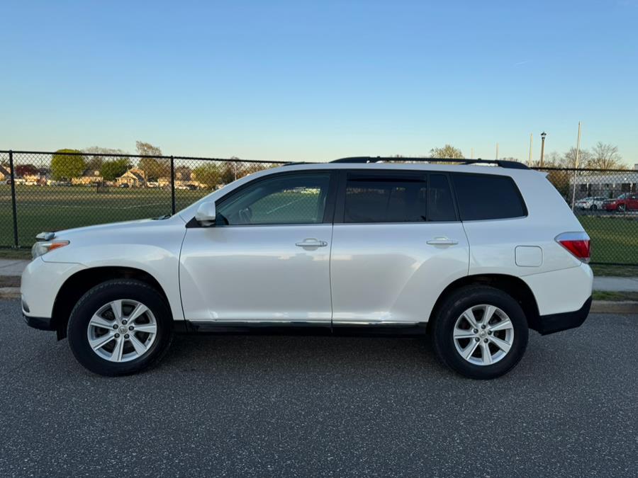 2013 Toyota Highlander 4WD 4dr V6 Plus (Natl), available for sale in Copiague, New York | Great Buy Auto Sales. Copiague, New York 2013 Toyota Highlander 4WD 4dr V6 Plus (Natl), available for sale in Copiague, New York | Great Buy Auto Sales. Copiague, New York