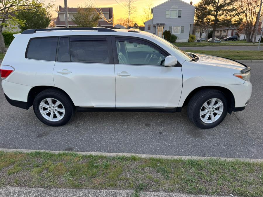 2013 Toyota Highlander 4WD 4dr V6 Plus (Natl), available for sale in Copiague, New York | Great Buy Auto Sales. Copiague, New York 2013 Toyota Highlander 4WD 4dr V6 Plus (Natl), available for sale in Copiague, New York | Great Buy Auto Sales. Copiague, New York