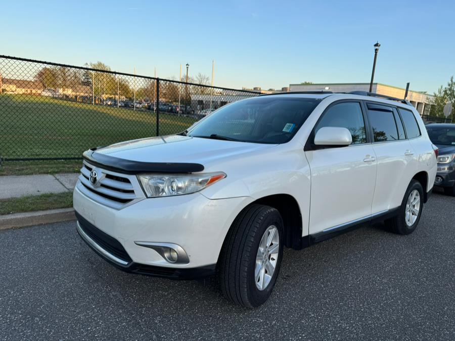Used 2013 Toyota Highlander in Copiague, New York | Great Buy Auto Sales. Copiague, New York