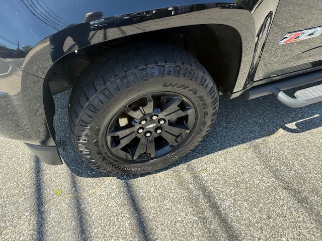 2018 Chevrolet Colorado 4WD Crew Cab 128.3" Z71, available for sale in Huntington Station, New York | Huntington Auto Mall. Huntington Station, New York 2018 Chevrolet Colorado 4WD Crew Cab 128.3" Z71, available for sale in Huntington Station, New York | Huntington Auto Mall. Huntington Station, New York