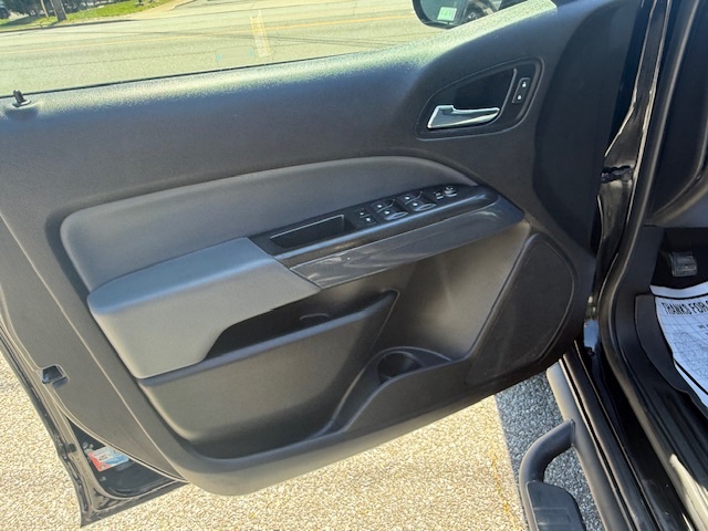 2018 Chevrolet Colorado 4WD Crew Cab 128.3" Z71, available for sale in Huntington Station, New York | Huntington Auto Mall. Huntington Station, New York 2018 Chevrolet Colorado 4WD Crew Cab 128.3" Z71, available for sale in Huntington Station, New York | Huntington Auto Mall. Huntington Station, New York