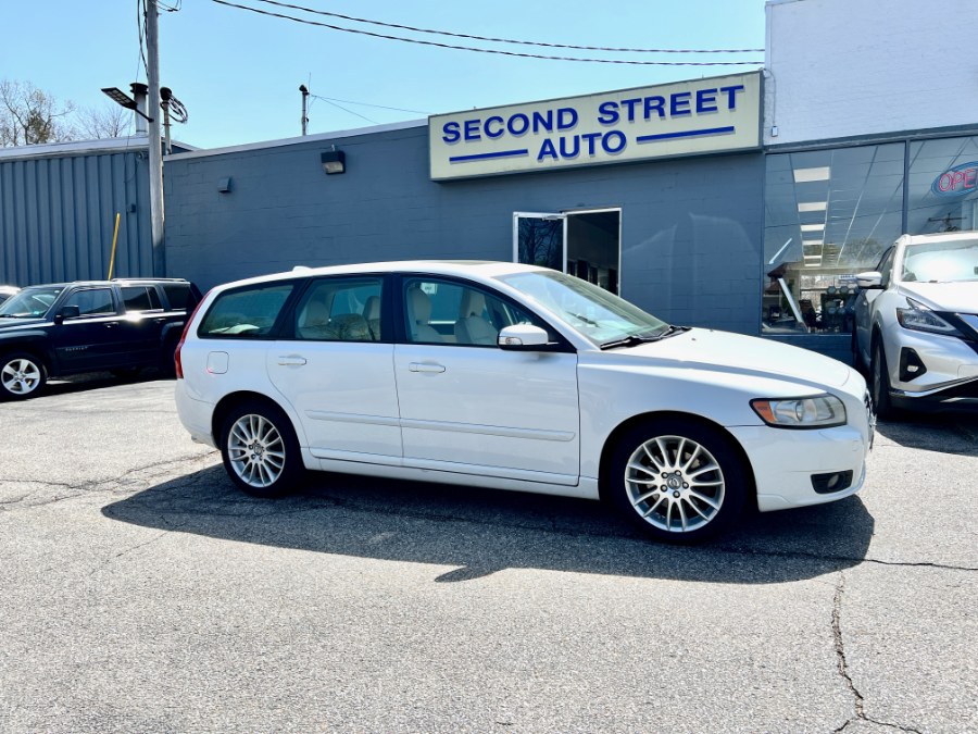 2011 Volvo V50 4dr Wgn w/Moonroof, available for sale in Manchester, New Hampshire | Second Street Auto Sales Inc. Manchester, New Hampshire 2011 Volvo V50 4dr Wgn w/Moonroof, available for sale in Manchester, New Hampshire | Second Street Auto Sales Inc. Manchester, New Hampshire