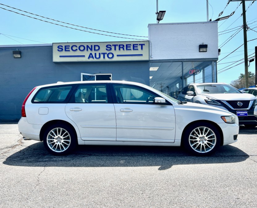 Used 2011 Volvo V50 in Manchester, New Hampshire | Second Street Auto Sales Inc. Manchester, New Hampshire