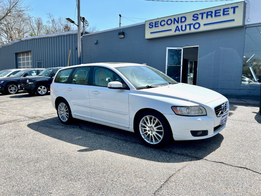 2011 Volvo V50 4dr Wgn w/Moonroof, available for sale in Manchester, New Hampshire | Second Street Auto Sales Inc. Manchester, New Hampshire 2011 Volvo V50 4dr Wgn w/Moonroof, available for sale in Manchester, New Hampshire | Second Street Auto Sales Inc. Manchester, New Hampshire