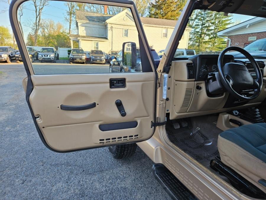 1999 Jeep Wrangler 2dr Sahara Manual W/Hard Top Cold A/C, available for sale in East Windsor, Connecticut | Toro Auto. East Windsor, Connecticut 1999 Jeep Wrangler 2dr Sahara Manual W/Hard Top Cold A/C, available for sale in East Windsor, Connecticut | Toro Auto. East Windsor, Connecticut